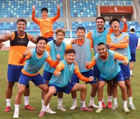 九游体育英超直播-小恒17号 小谢7号！泰山非自家青训仅4将 队史4大射手齐聚大球场