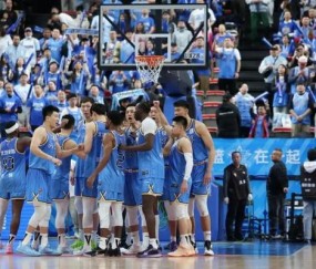 九游官方平台-CBA｜周琦30岁生日夜伤退 北汽男篮主场不敌山西